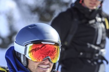 Jak dopasować kask narciarski